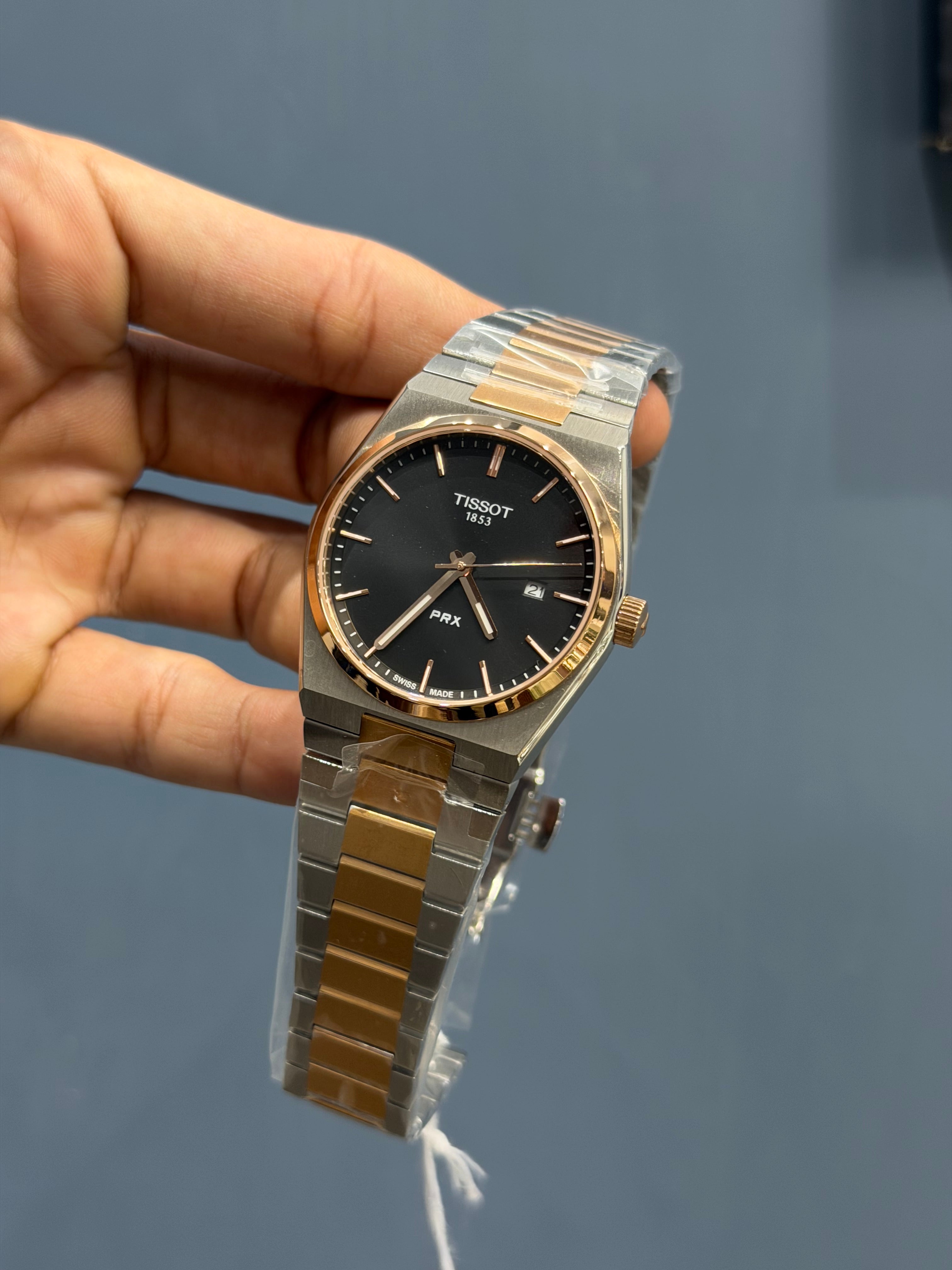 NEW COLLECTION TWOTONE ROSE & BLACK PLAIN DIAL STAINLESS STEEL QUARTZ WATCH