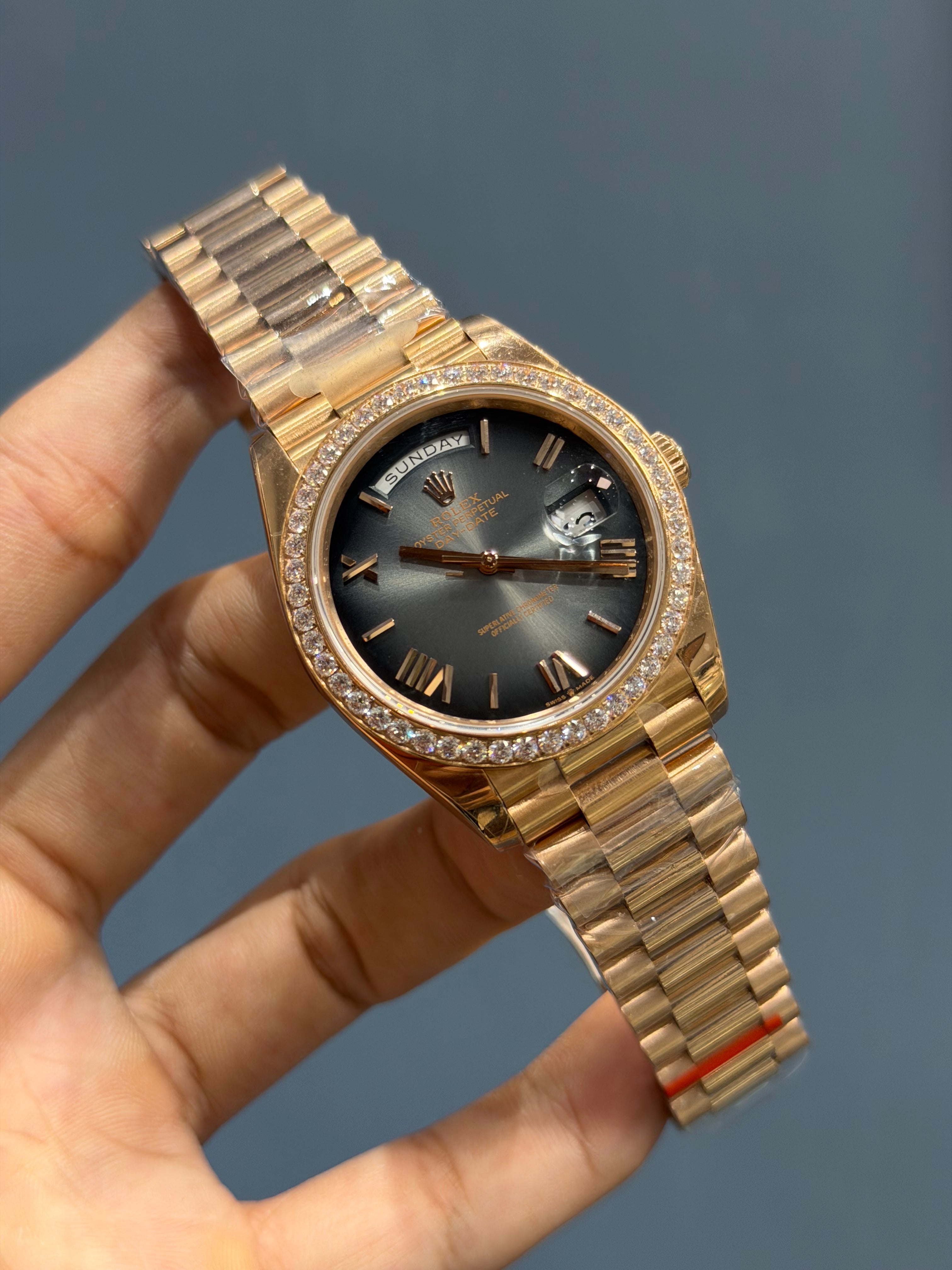 NEW COLLECTION 40 ROSE GOLD WITH OMBRE DIAL & STONE BEZEL AUTOMATIC WATCH BP MADE