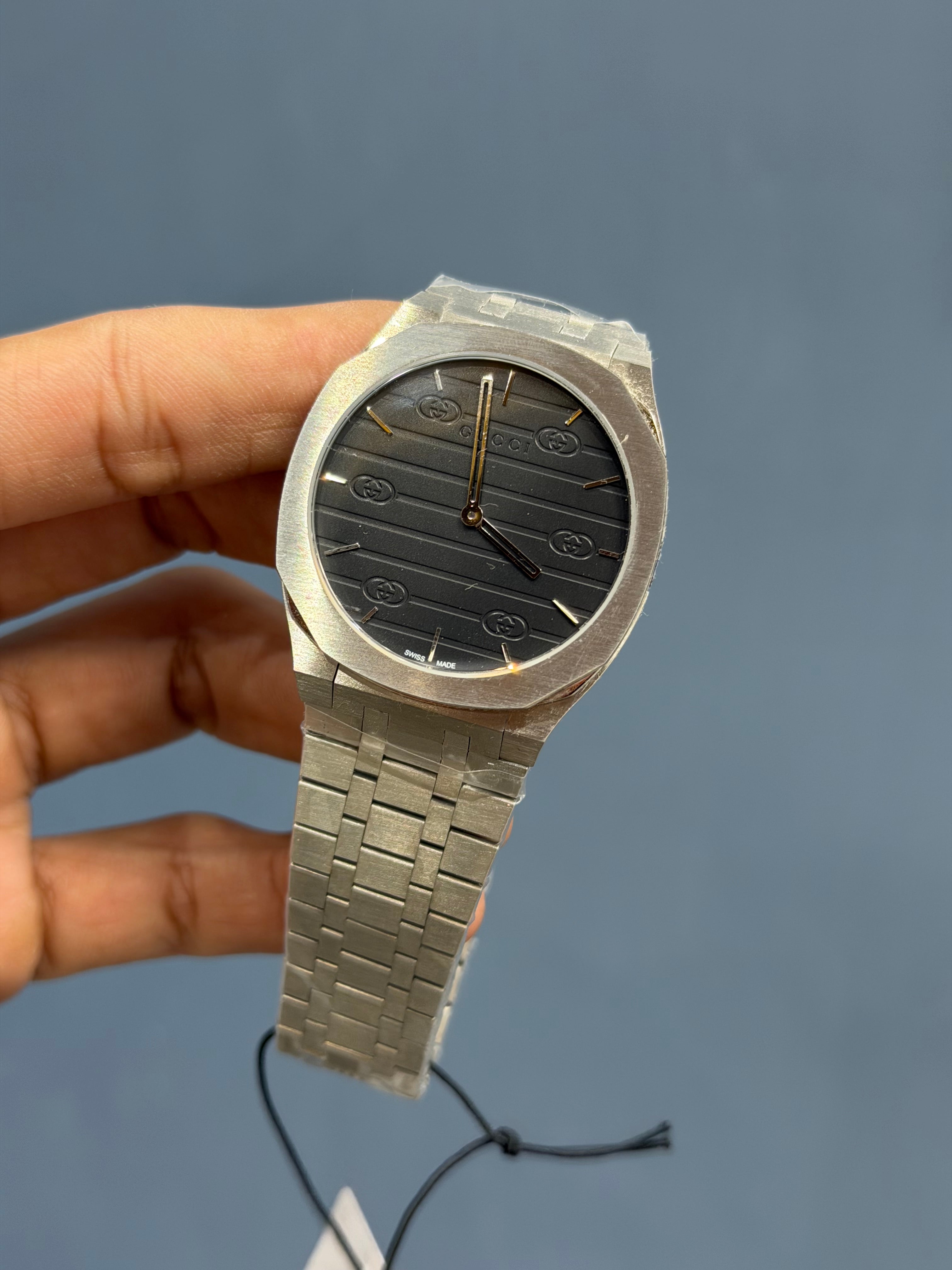 NEW COLLECTION SILVER WITH BLACK DIAL CHAIN SLIM WATCH