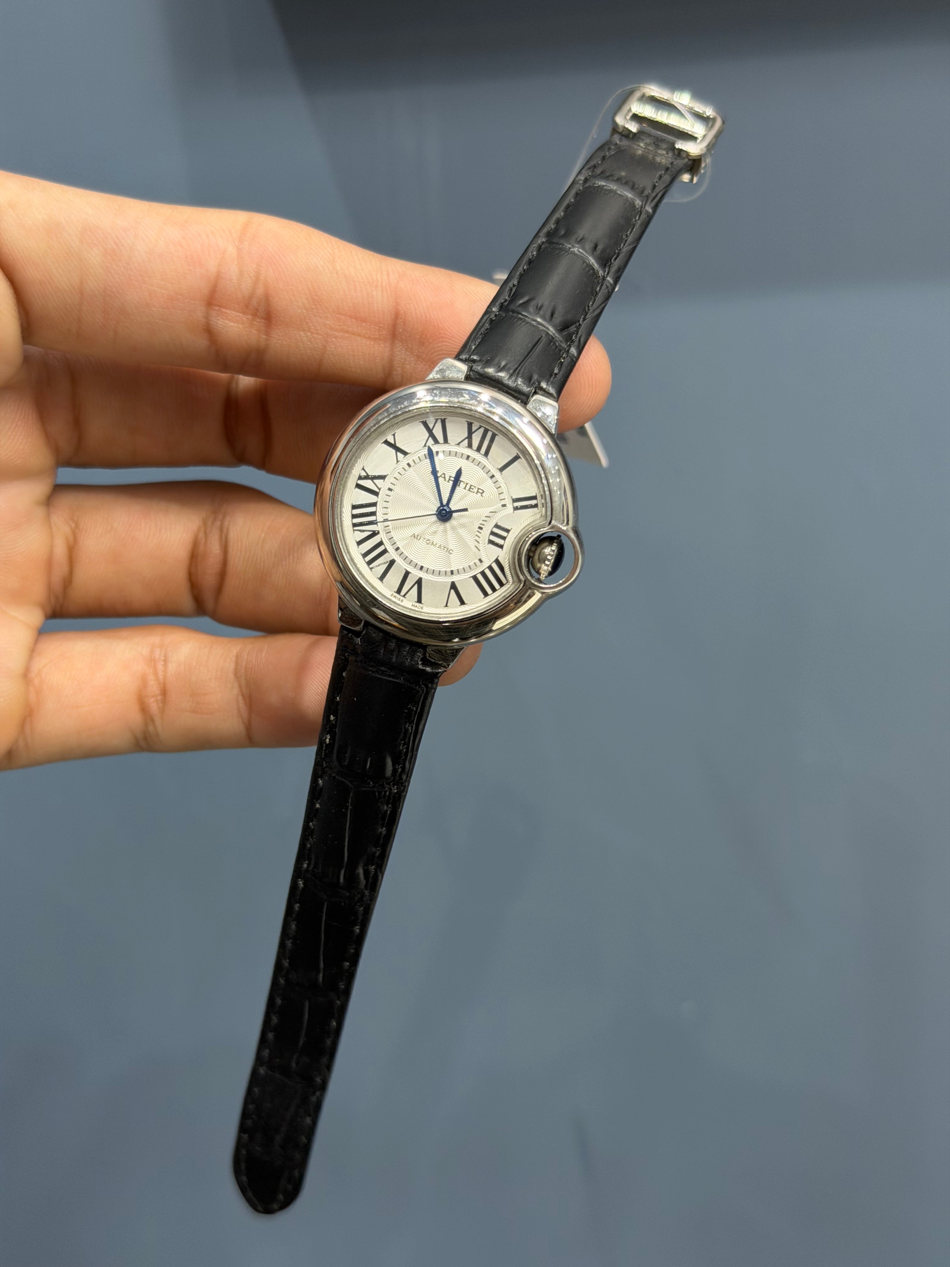 NEW COLLECTION BALOON SILVER WITH WHITE DIAL & BLACK LEATHER STRAP LADIES