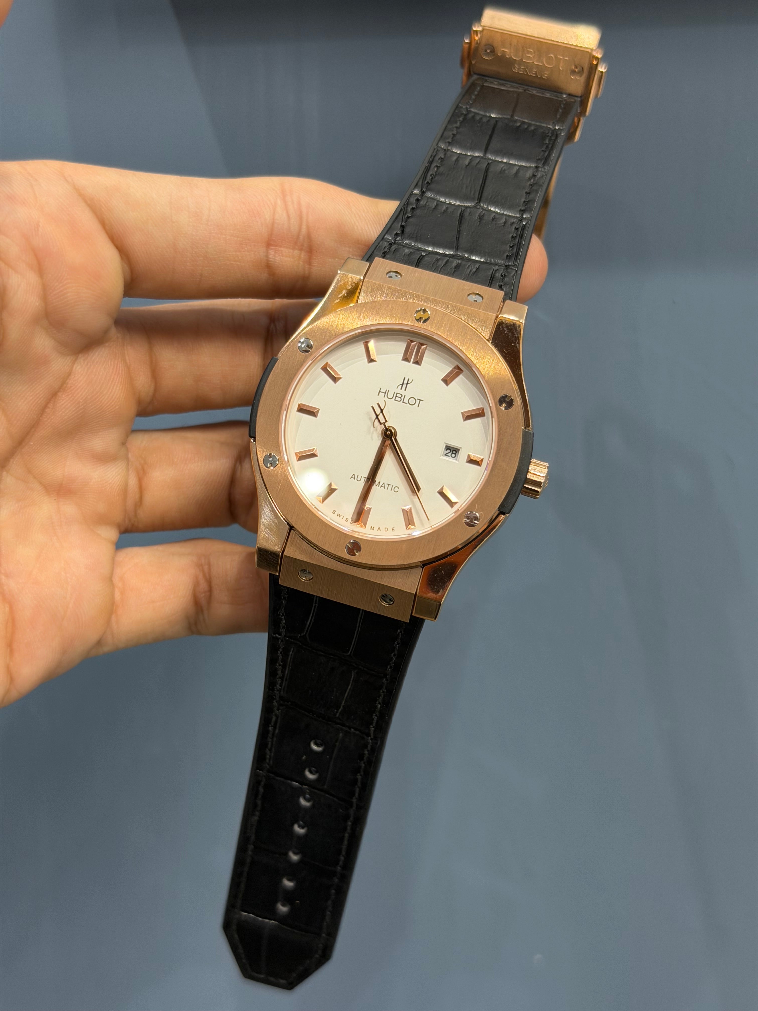 NEW COLLECTION ROSE GOLD CASE WITH WHITE DIAL & BLACK LEATHER STRAP