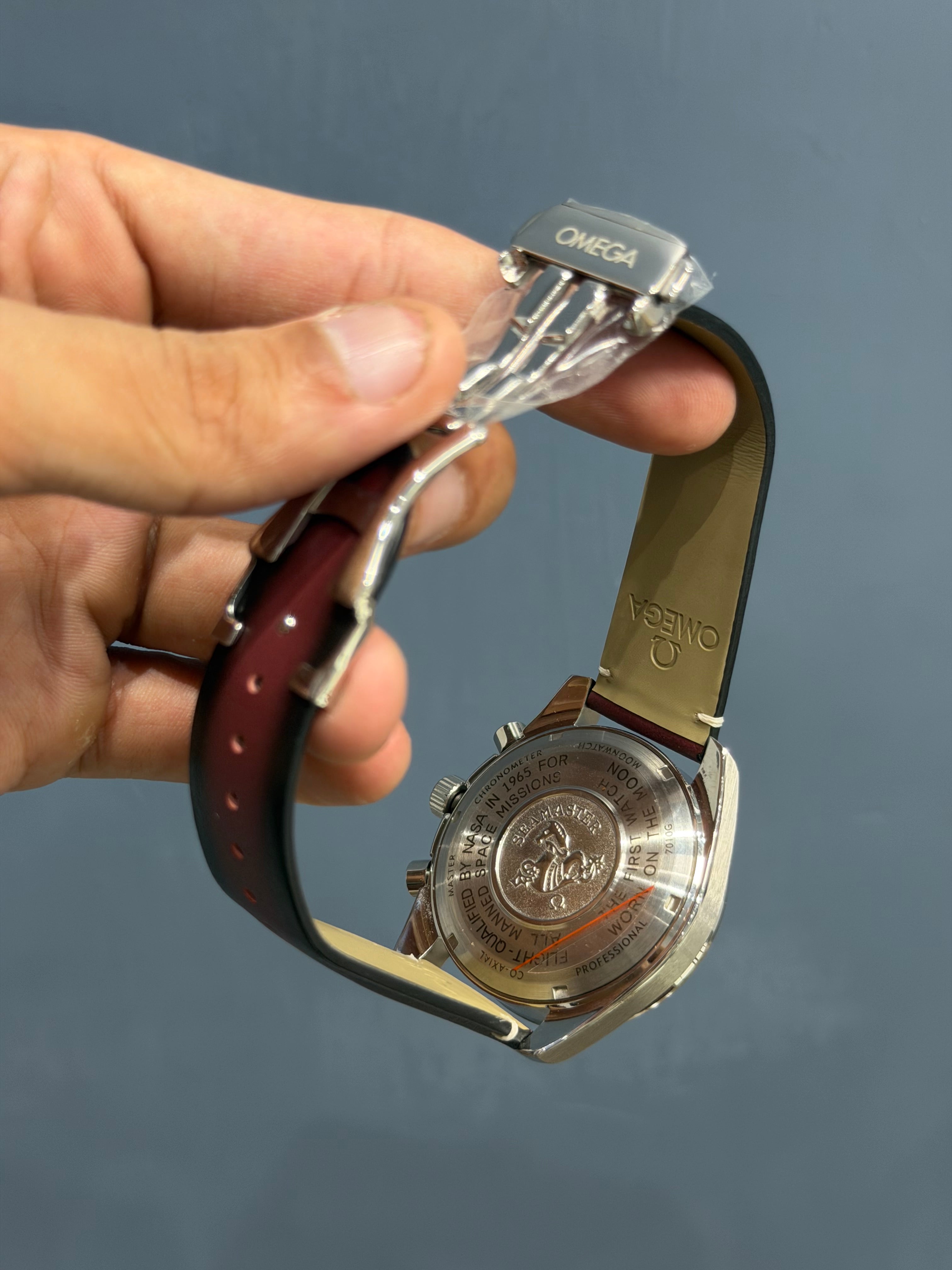 NEW COLLECTION SILVER CASE WITH MAHROON DIAL & MAHROON  LEATHER STRAP