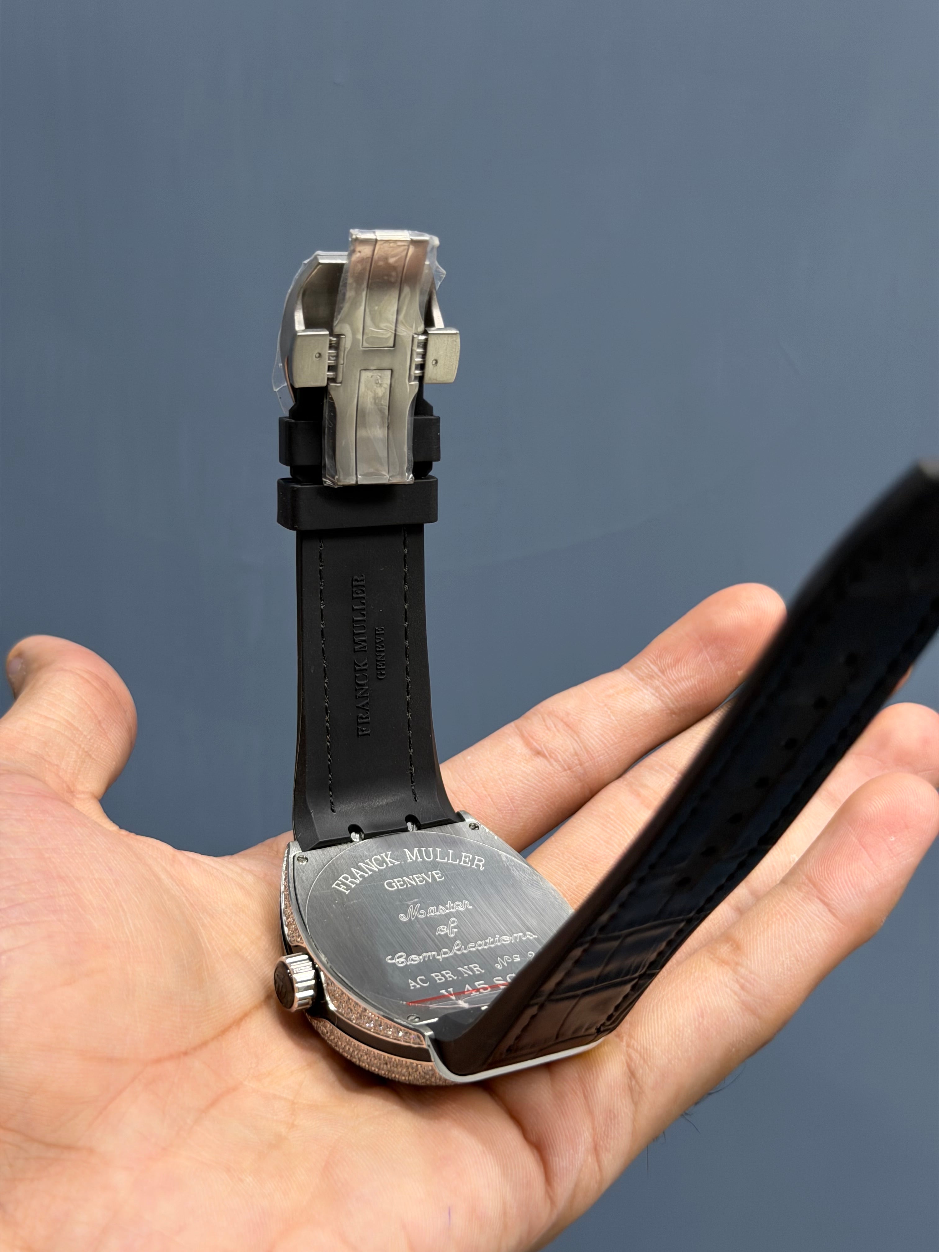 NEW COLLECTION SILVER STONE CASE WITH BLACK DIAL AND LEATHER STRAP