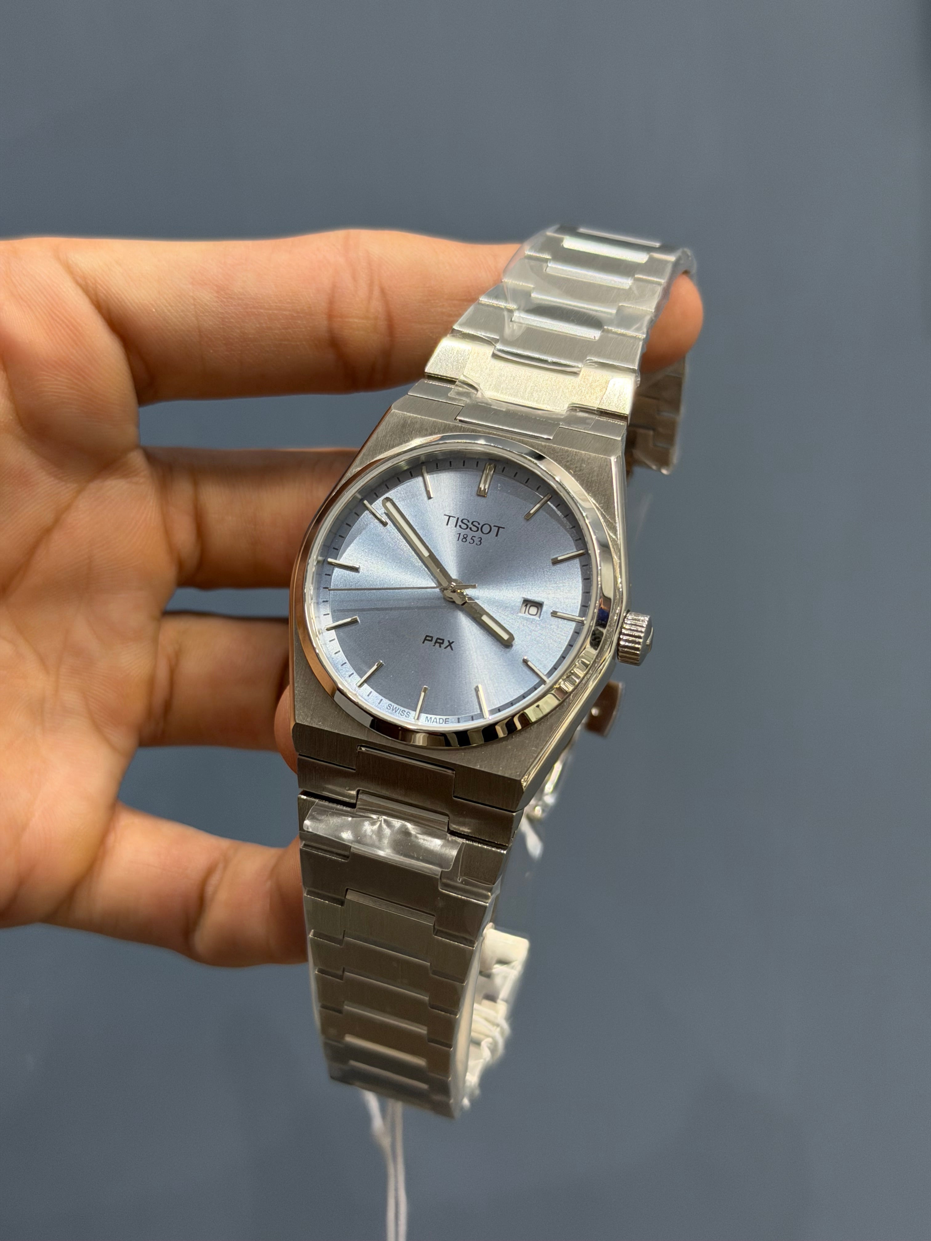NEW COLLECTION SILVER WITH SKY BLUE PLAIN DIAL STAINLESS STEEL QUARTZ WATCH