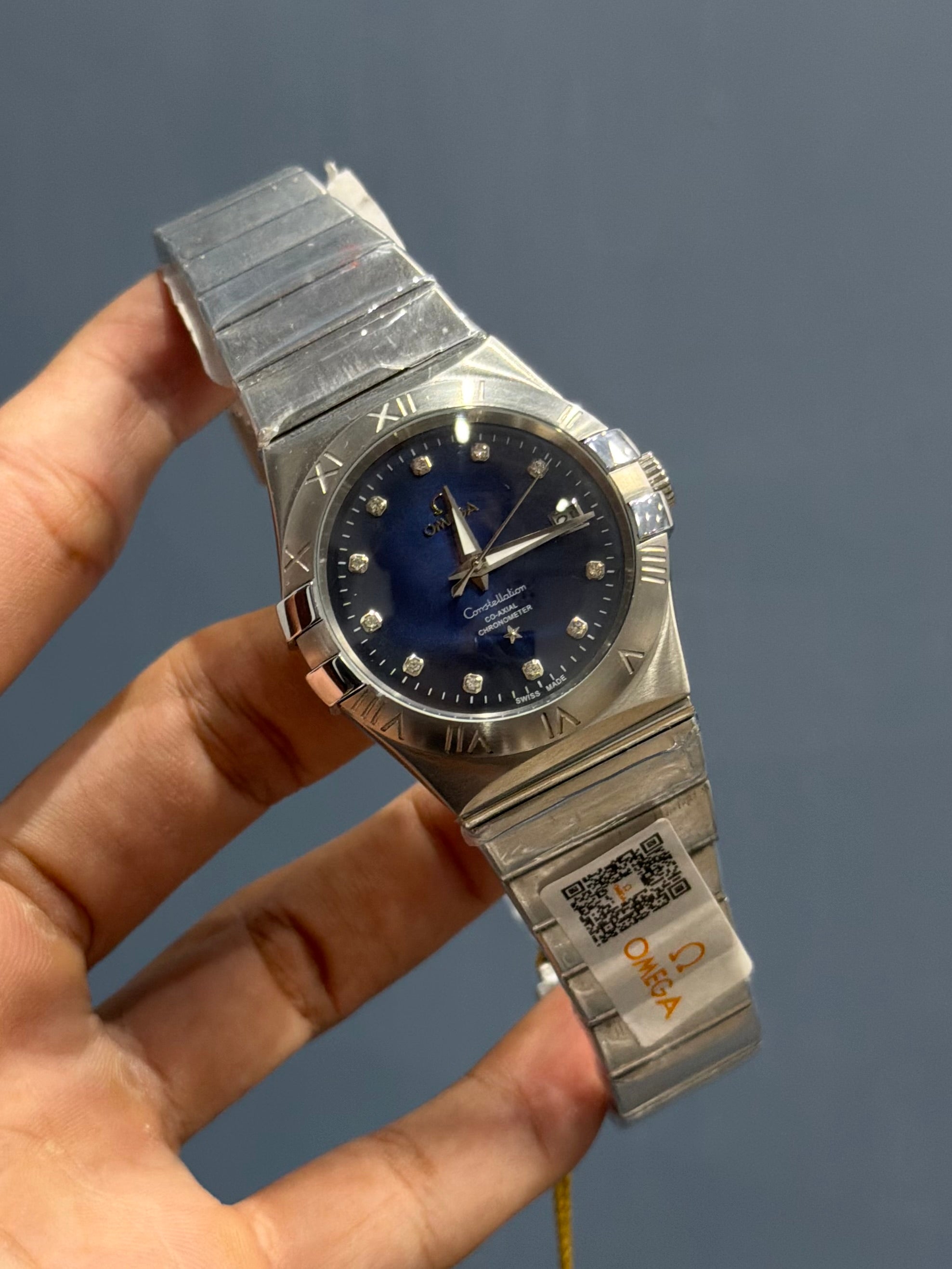 NEW COLLECTION SILVER WITH BLUE DIAL & STONE FIGURE