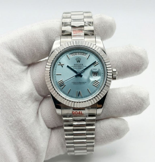 Luxury Day-Date Style Watch – Ice Blue Dial, Fluted Bezel & Stainless-Steel Bracelet
