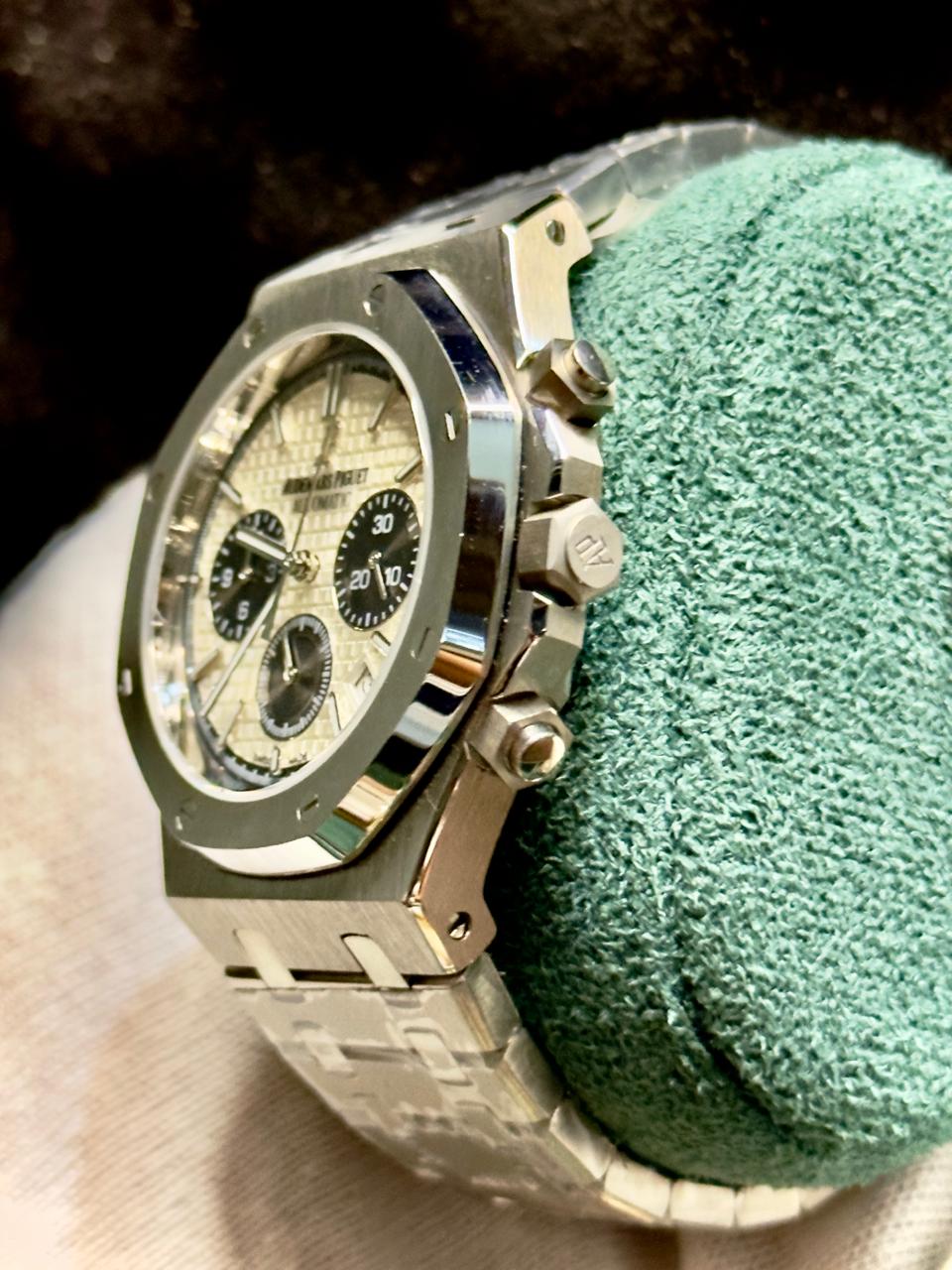Luxury Octagonal Chronograph Watch – Silver Dial, Black Sub-Dials, Stainless Steel Bracelet