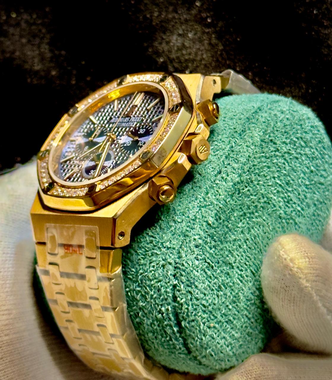 Luxury Gold Chronograph Watch – Blue Dial, Gold Sub-Dials & Stainless Steel Bracelet