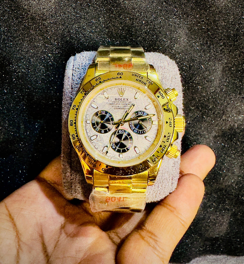 Premium Gold Luxury Chronograph Watch – Elegant White Dial, Multi-Subdial Design & Gold-Tone Bracelet**