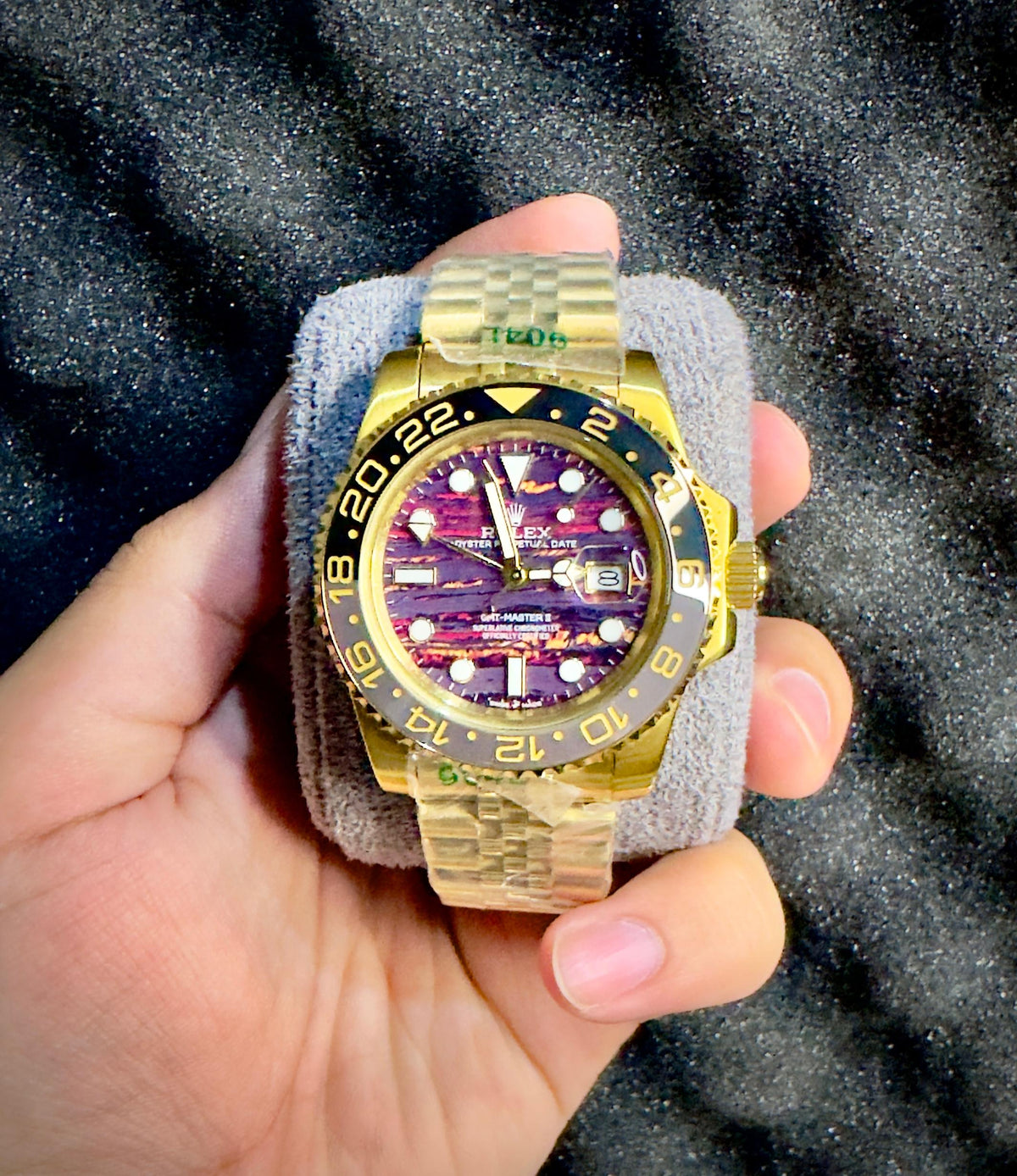 Premium Gold & Purple GMT-Style Watch – Luxury Purple Dial, 24-Hour Bezel & Gold-Tone Bracelet**