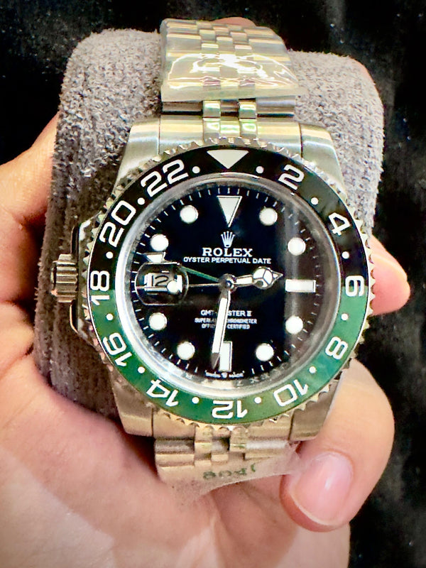 Premium Green Bezel Luxury GMT-Style Watch – Black Dial with Date Display & Stainless Steel Bracelet