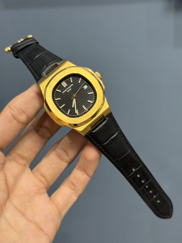 NEW COLLECTION GOLDEN CASE WITH BLACK DIAL & BLACK LEATHER STRAP